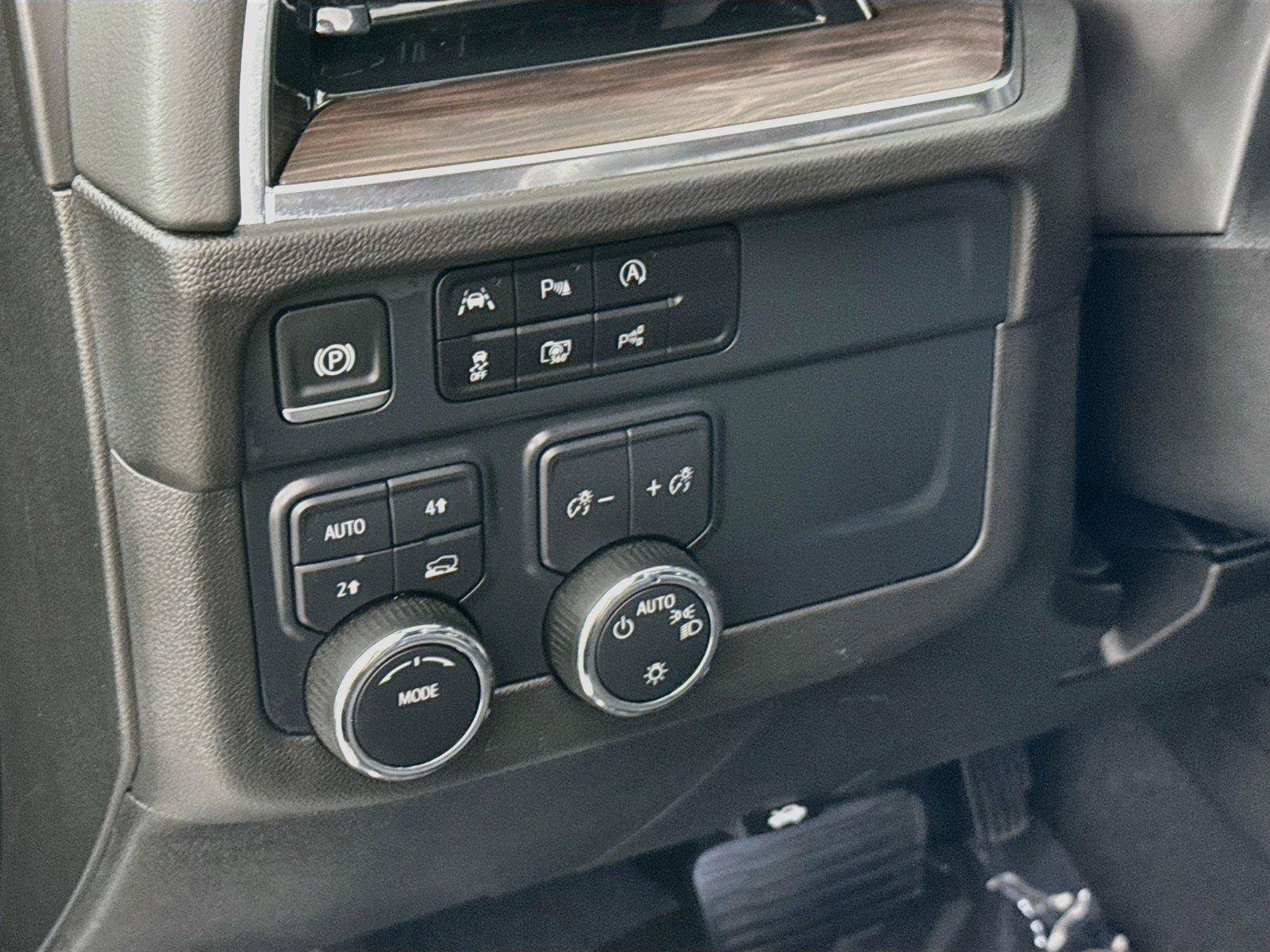 Used 2025 Chevrolet Tahoe LT AWD/4WD image 16