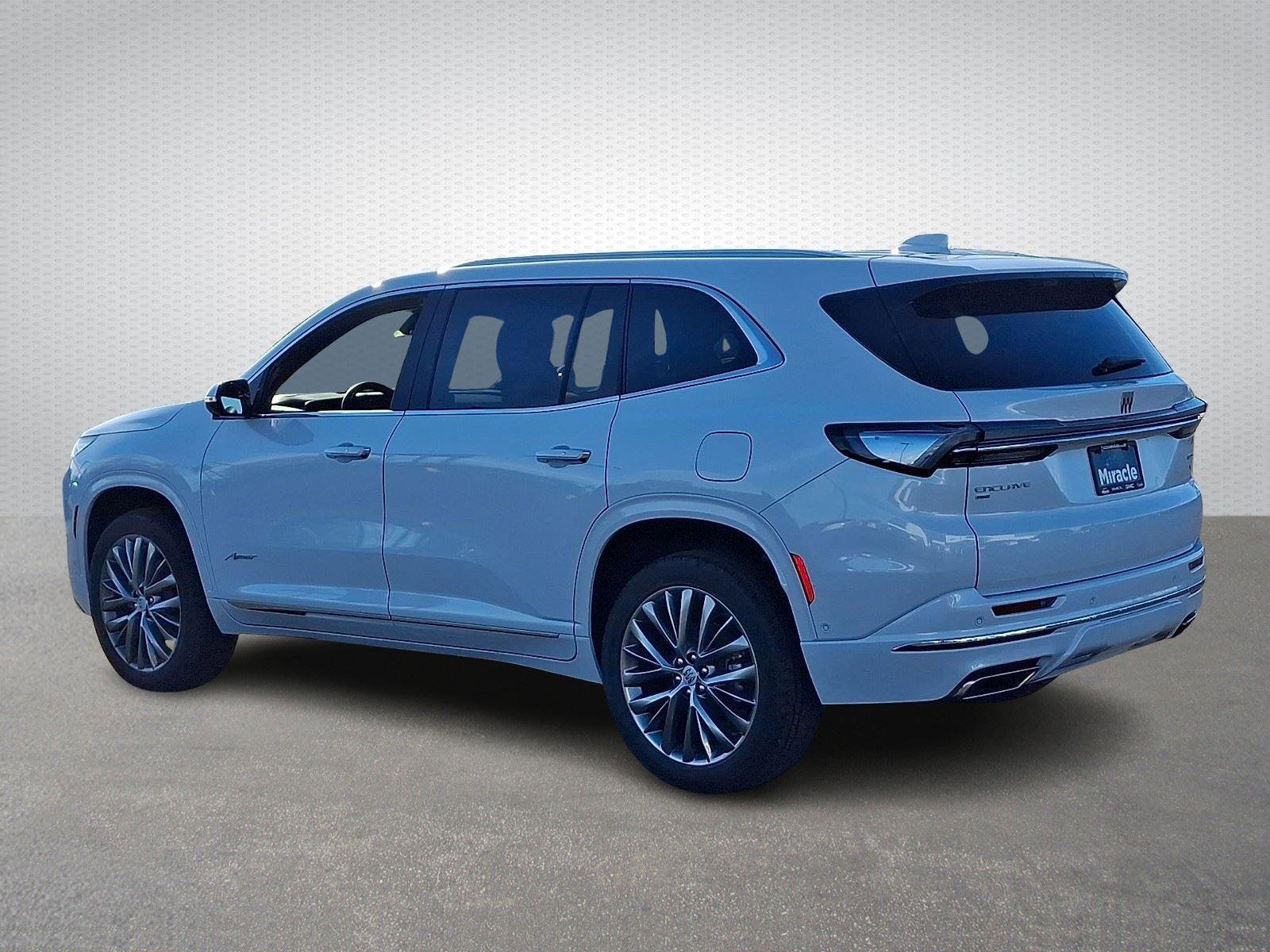 New 2026 Buick Enclave Avenir image 3