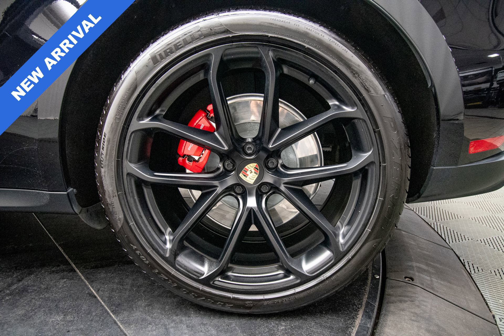 Used 2023 Porsche Macan GTS w/ GTS Sport Package AWD/4WD image 42