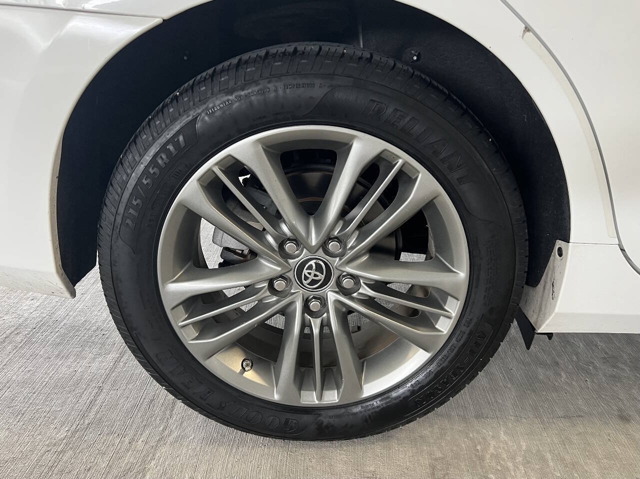 Used 2017 Toyota Camry SE FWD image 32
