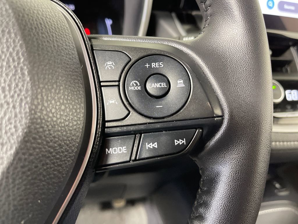Used 2025 Toyota Corolla XSE FWD image 27
