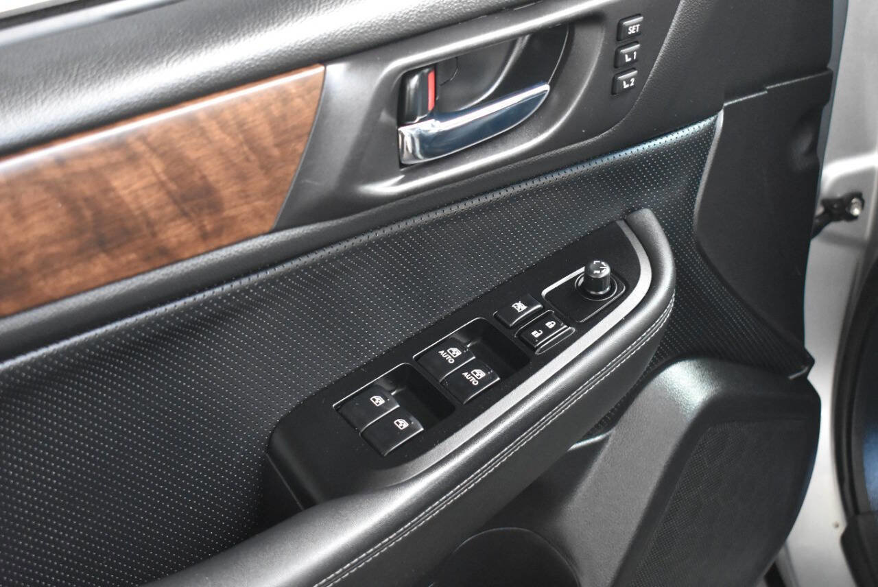 Used 2016 Subaru Outback 3.6R Limited image 32