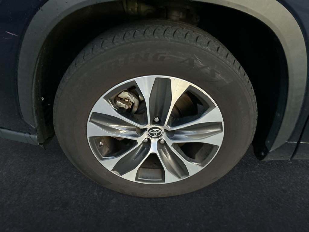 Used 2021 Toyota Highlander XLE FWD image 10