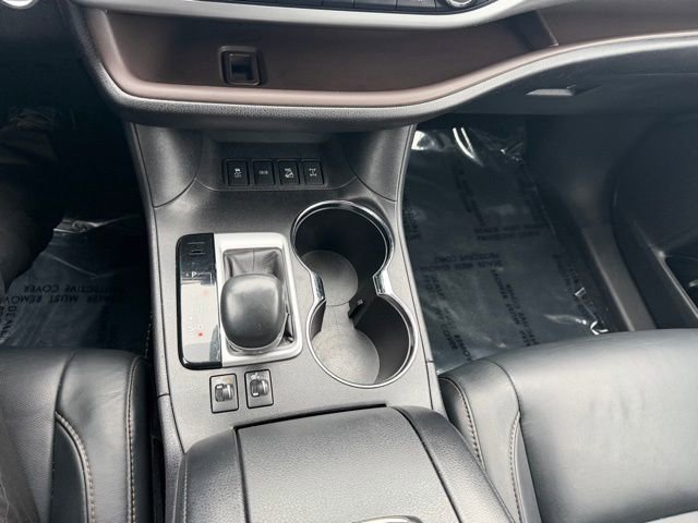 Certified 2017 Toyota Highlander XLE image 15