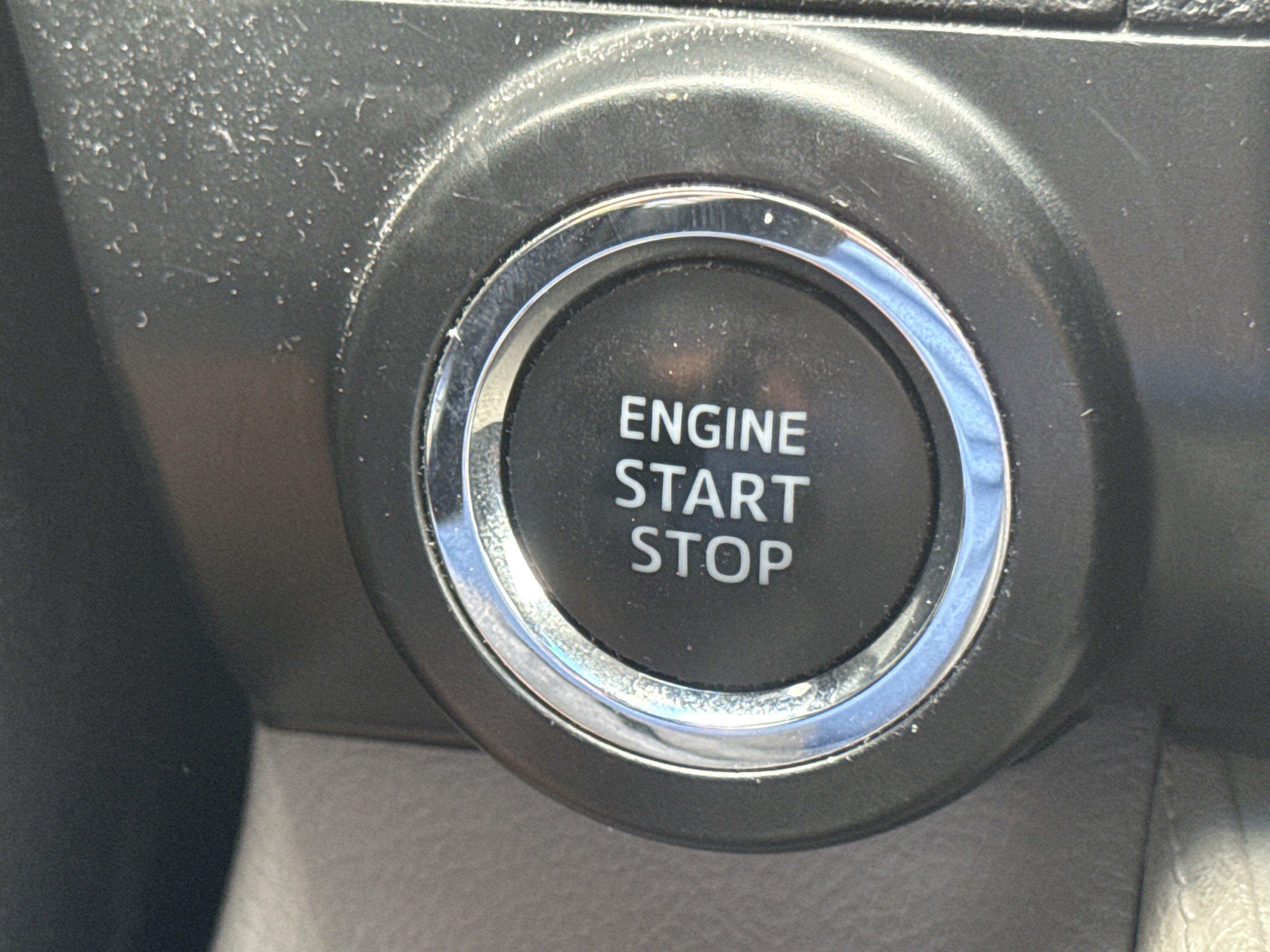 Used 2014 Toyota Camry XLE w/ Convenience Package image 18