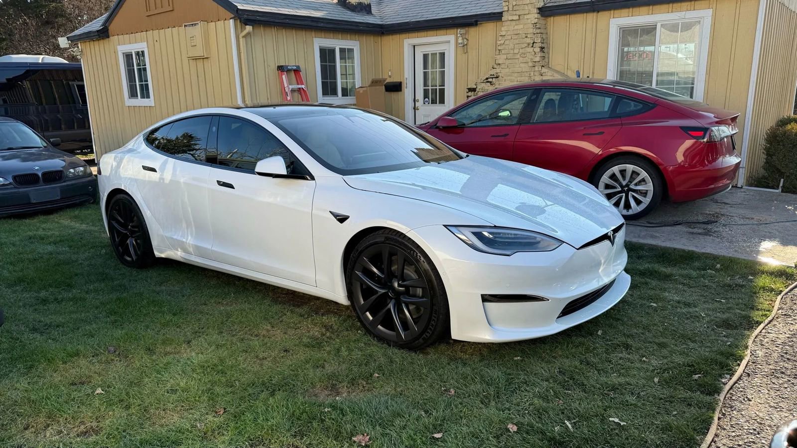 Used 2021 Tesla Model S Plaid image 3
