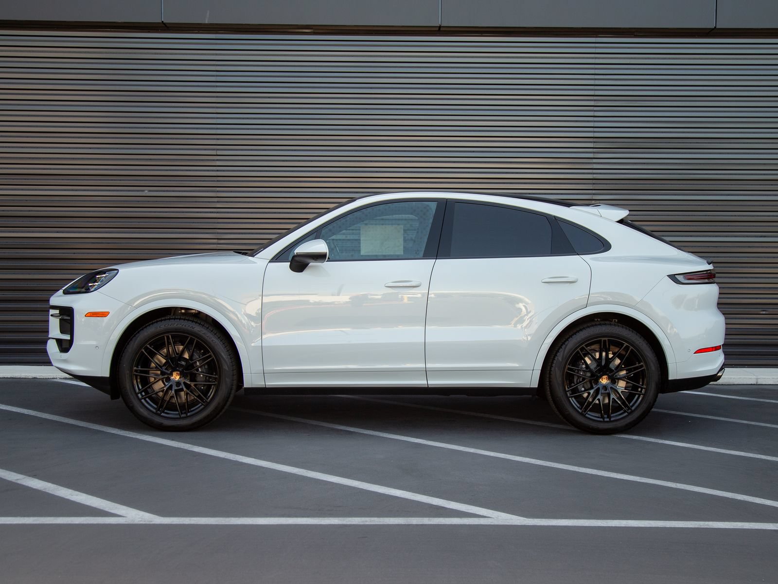 New 2026 Porsche Cayenne Coupe AWD/4WD image 2
