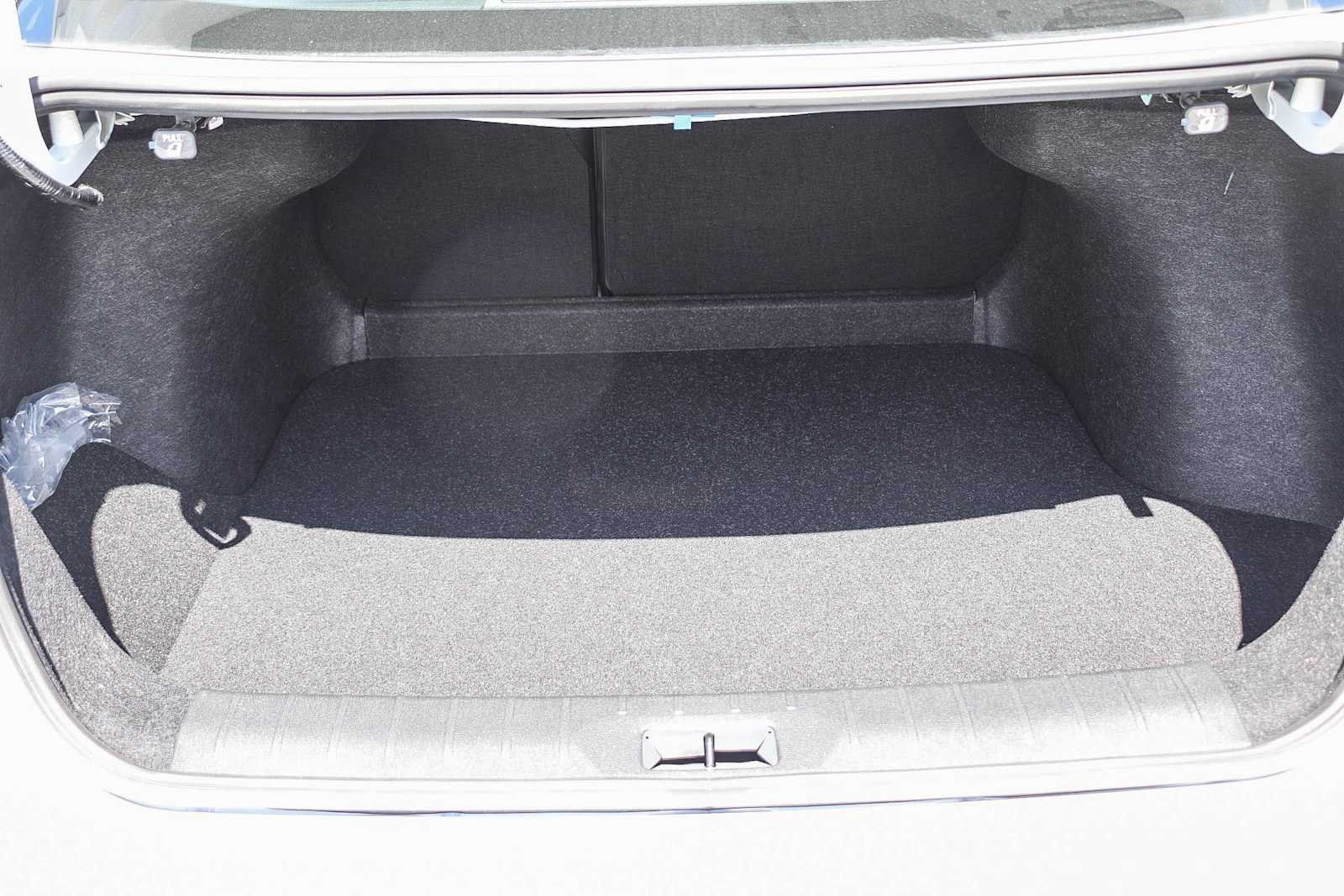 New 2027 Nissan Sentra SR FWD image 13