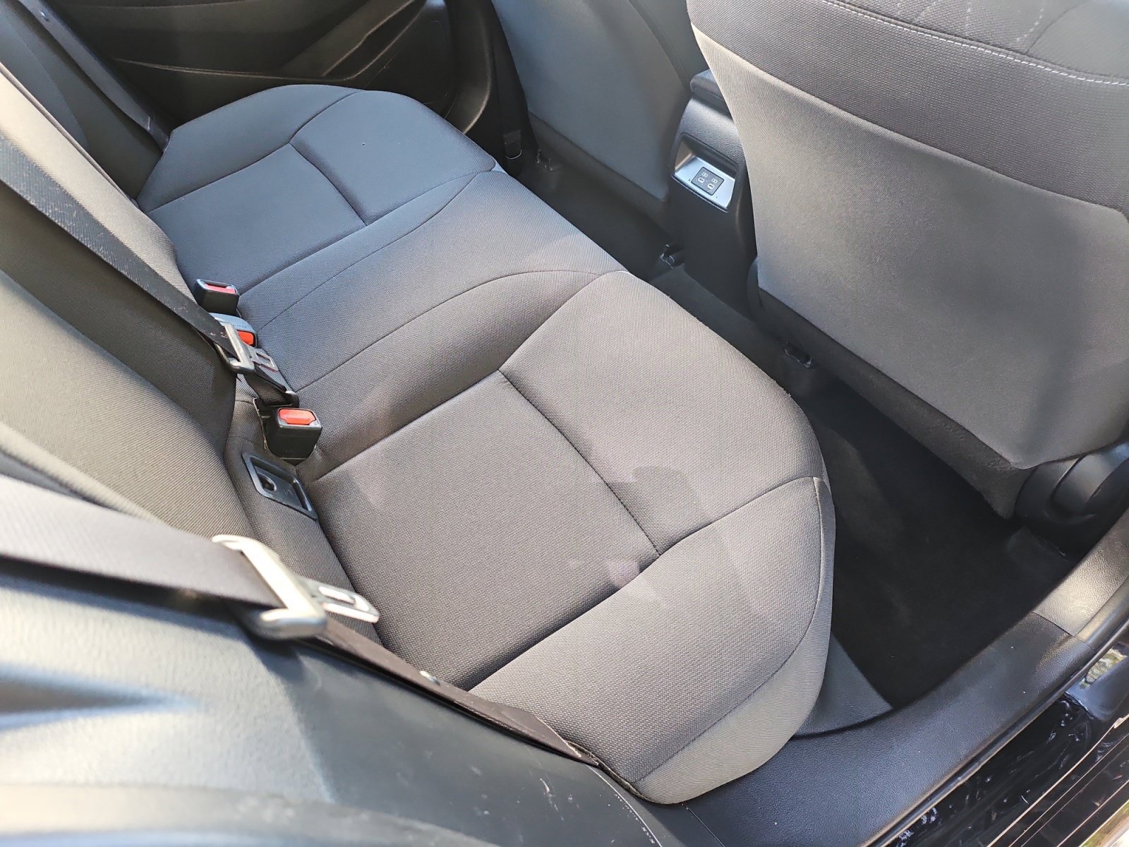 Used 2023 Toyota Corolla LE FWD image 32