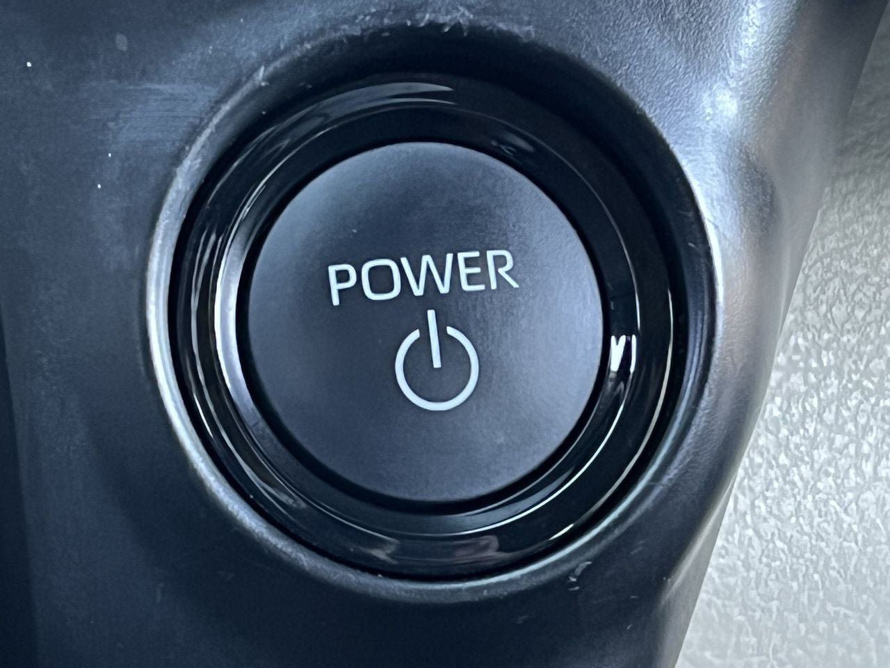 Used 2025 Toyota Sienna Platinum FWD image 19