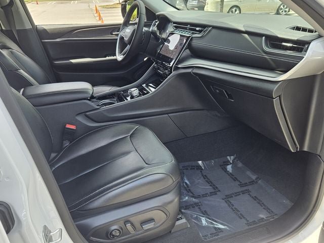Used 2023 Jeep Grand Cherokee Limited RWD image 16