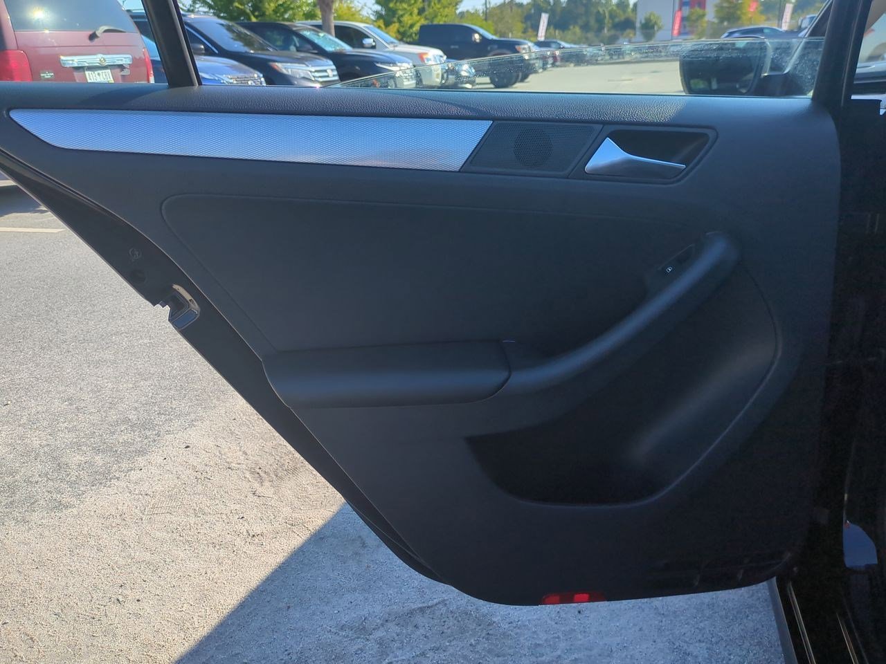 Used 2015 Volkswagen Jetta SE FWD image 26