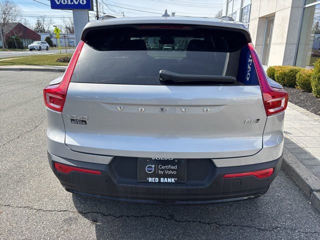 Used 2025 Volvo XC40 B5 Plus AWD/4WD image 4