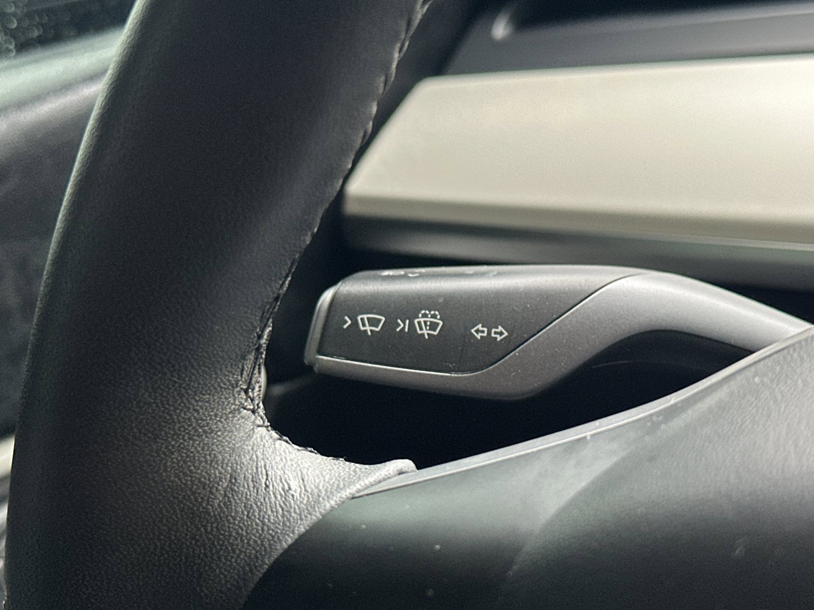 Used 2022 Tesla Model Y Performance image 23