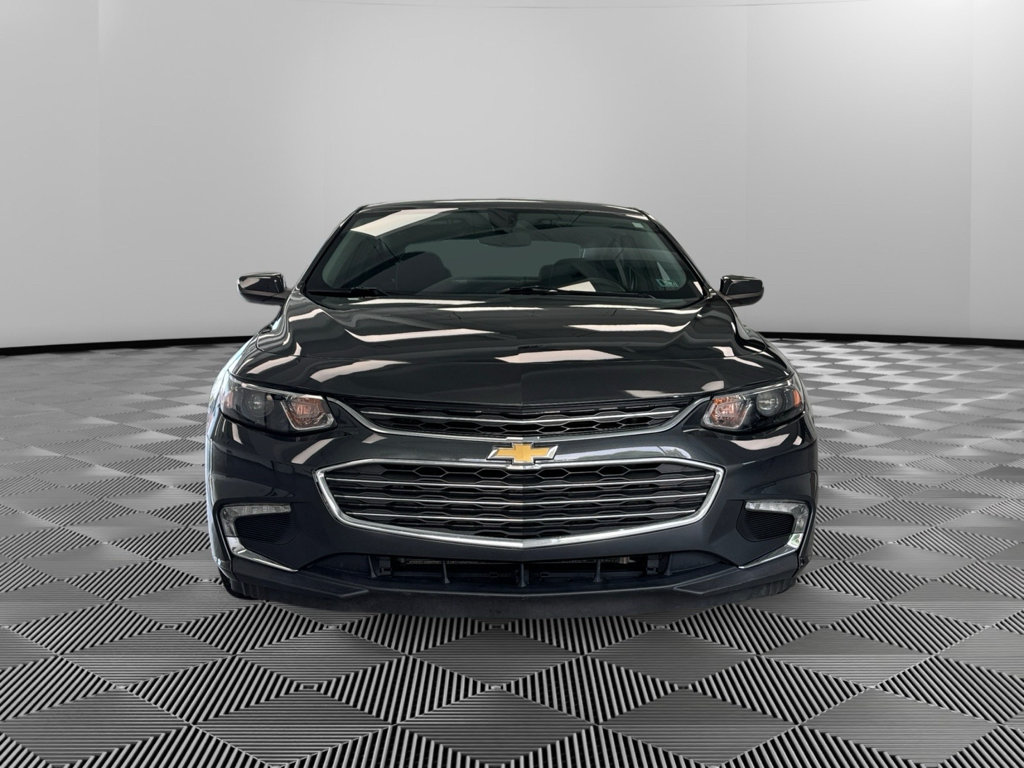 Used 2018 Chevrolet Malibu LT FWD image 3