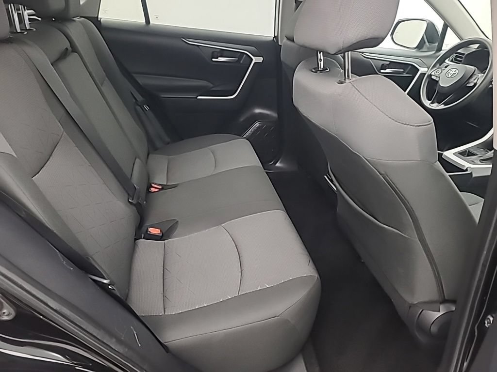 Used 2025 Toyota RAV4 XLE AWD/4WD image 17