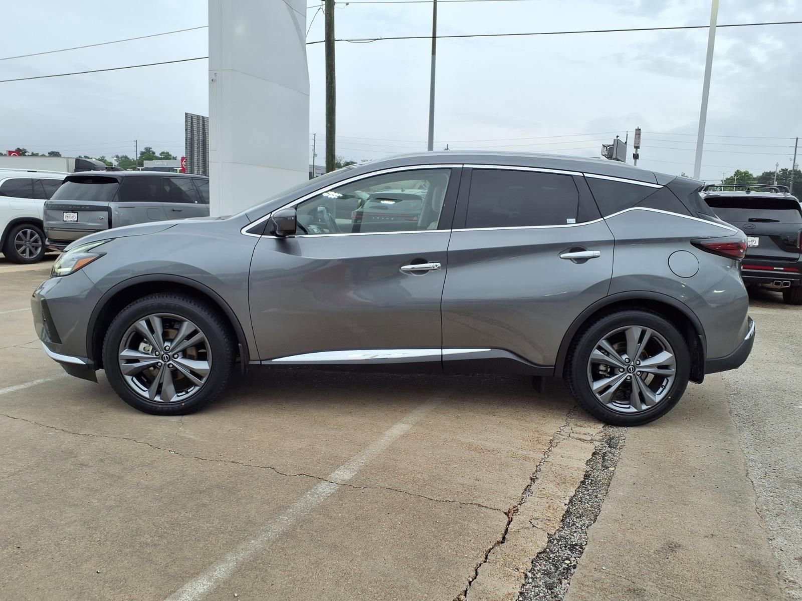 Used 2023 Nissan Murano Platinum w/ Cargo Package FWD image 9