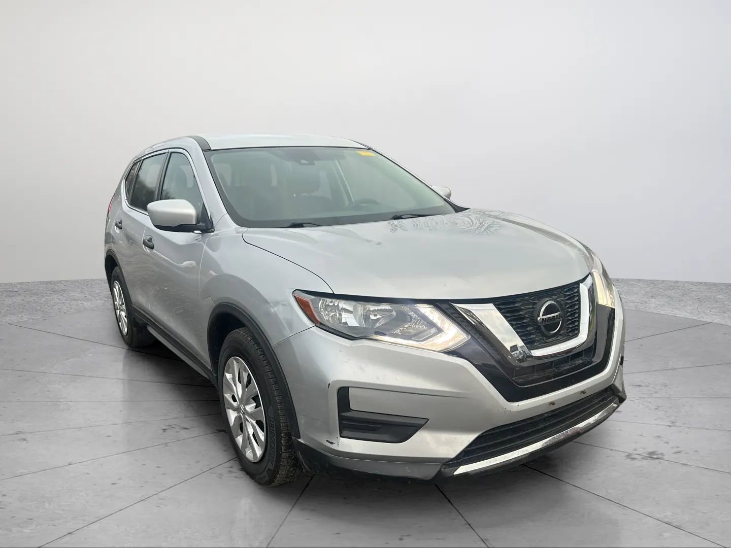 Used 2020 Nissan Rogue S FWD image 11