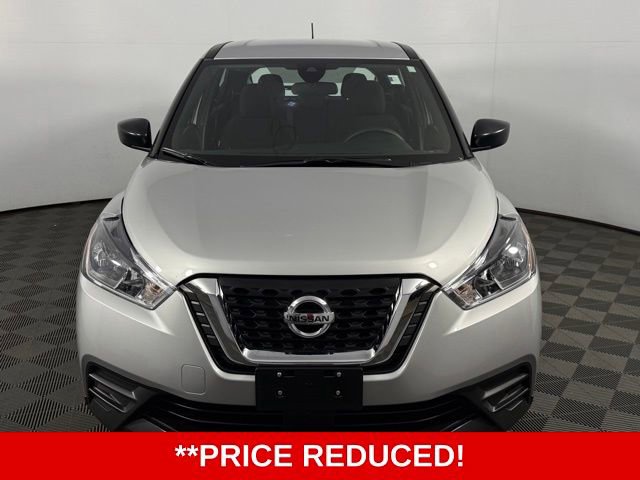 Used 2020 Nissan Kicks S image 2