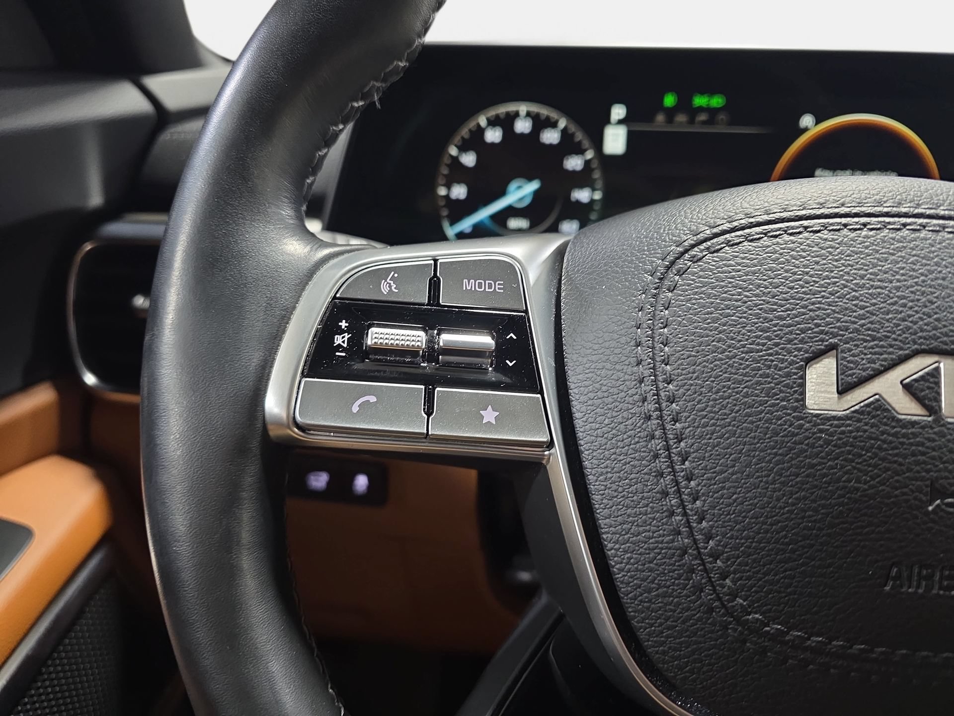 Used 2023 Kia Telluride SX X-Line AWD/4WD image 17