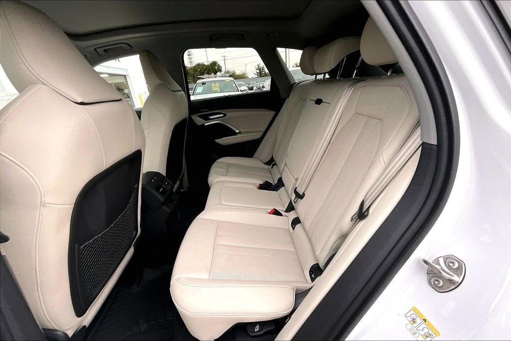 Certified 2025 Audi Q5 Prestige image 17