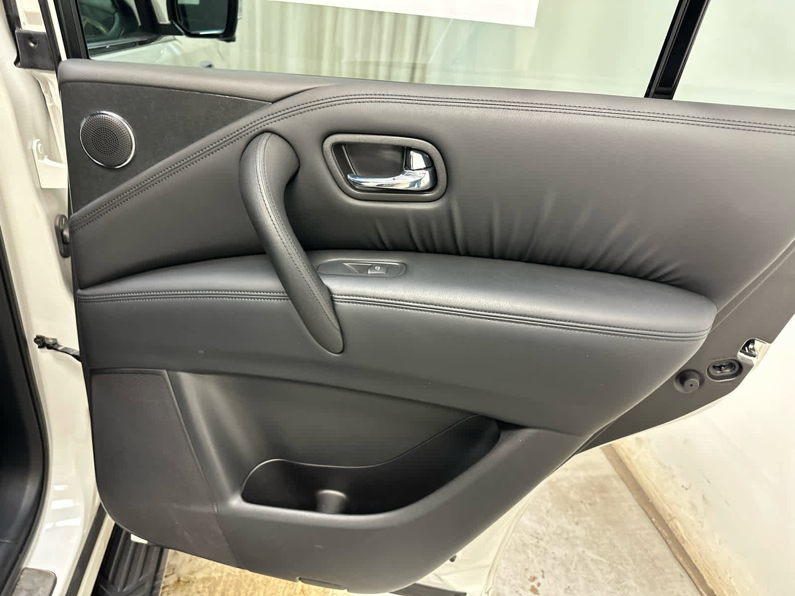 Certified 2024 Nissan Armada SL w/ Midnight Edition Package image 32