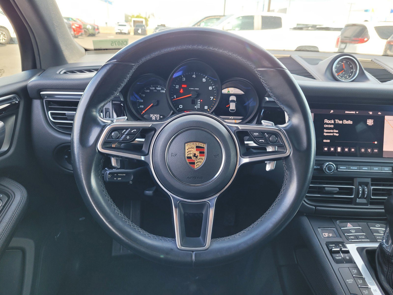 Used 2020 Porsche Macan w/ Premium Package image 16