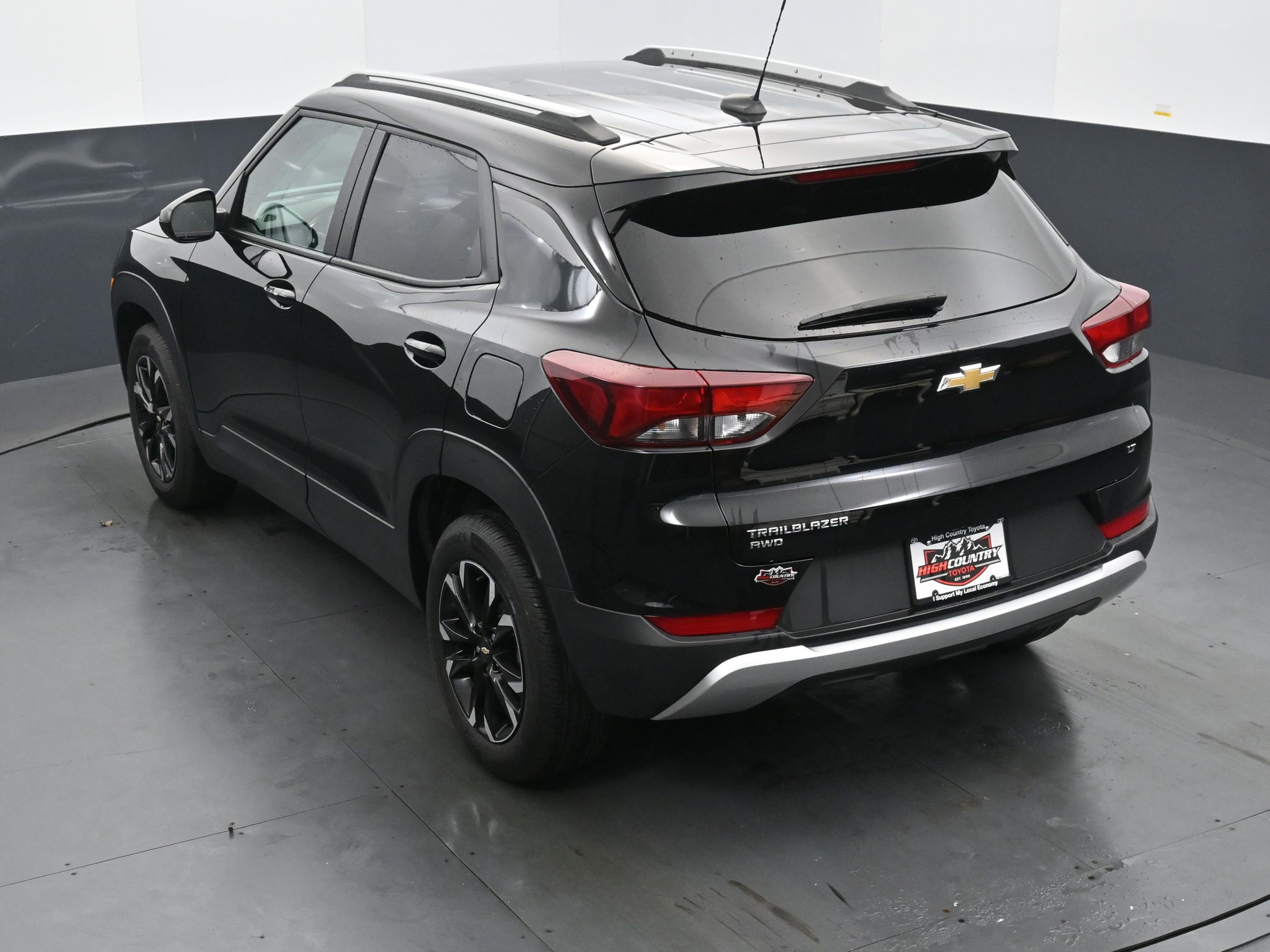 Used 2022 Chevrolet TrailBlazer LT AWD/4WD image 29