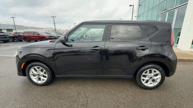 Used 2024 Kia Soul LX w/ Option Group 015 image 5