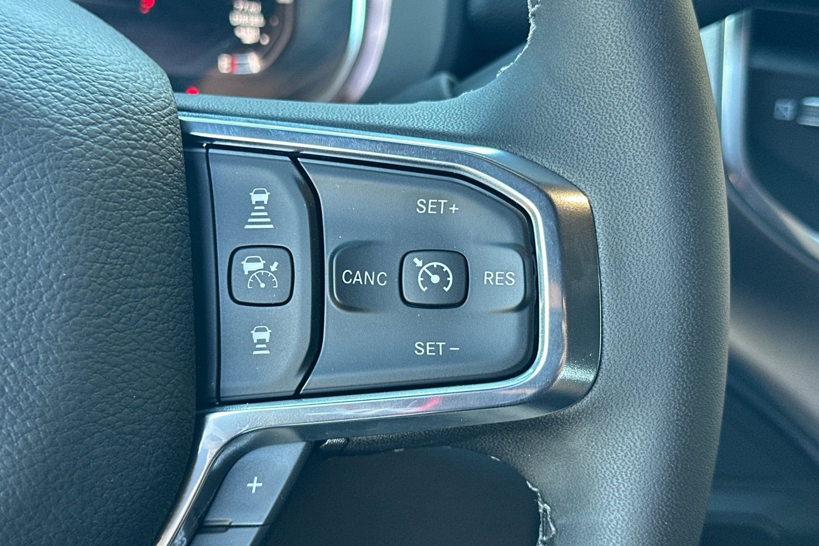 Used 2026 RAM 2500 Laramie AWD/4WD image 30