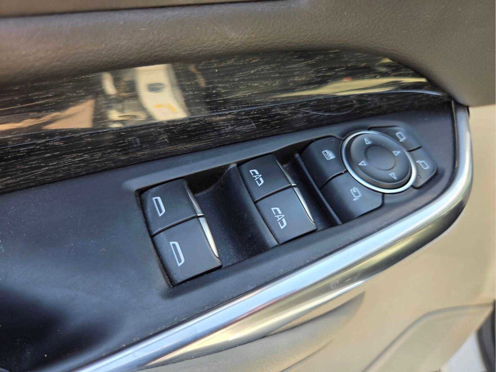 Used 2021 Cadillac XT4 Premium Luxury w/ Cold Weather Package image 22