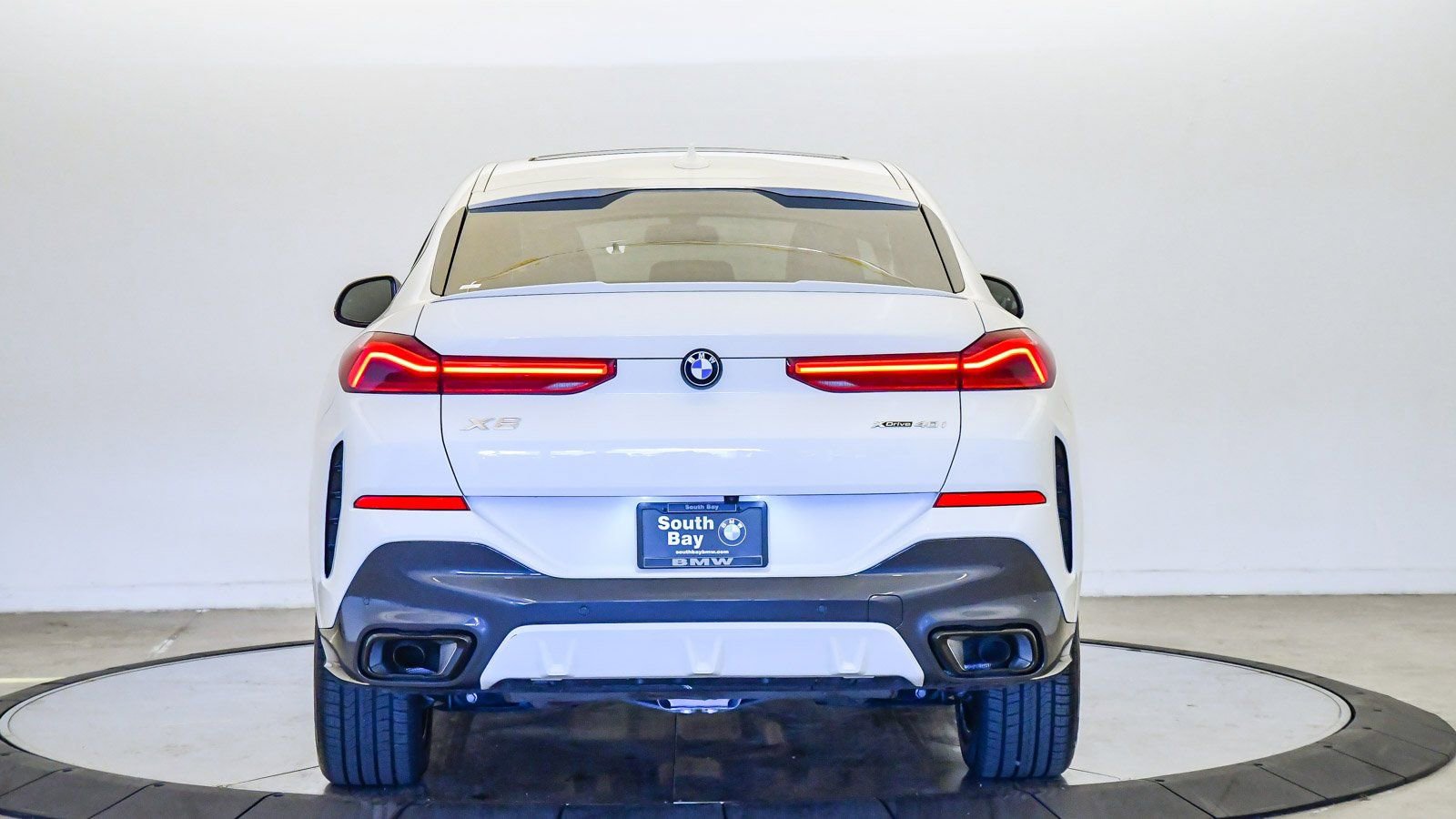 Certified 2023 BMW X6 xDrive40i w/ M Sport Package image 3