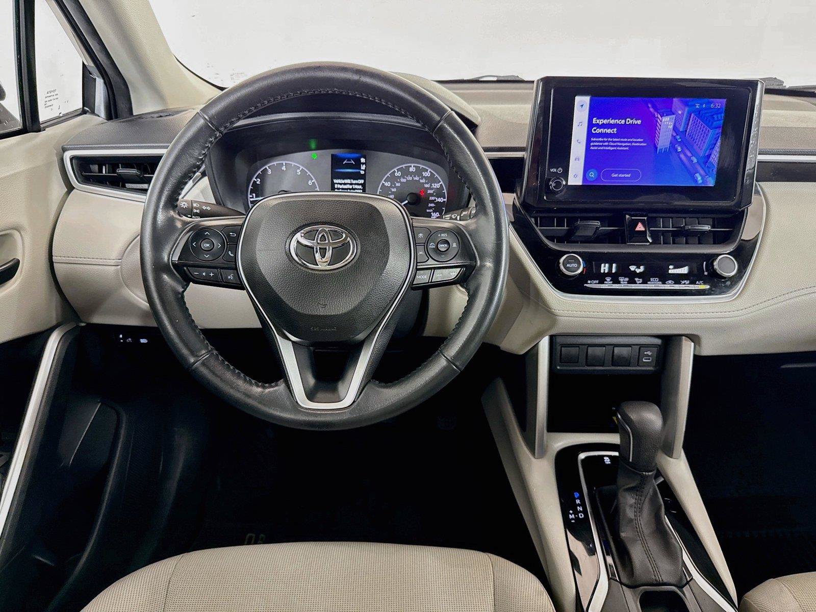 Used 2023 Toyota Corolla Cross LE FWD image 12