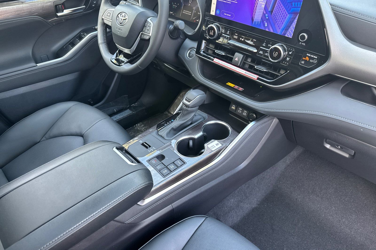 New 2026 Toyota Highlander Limited image 19