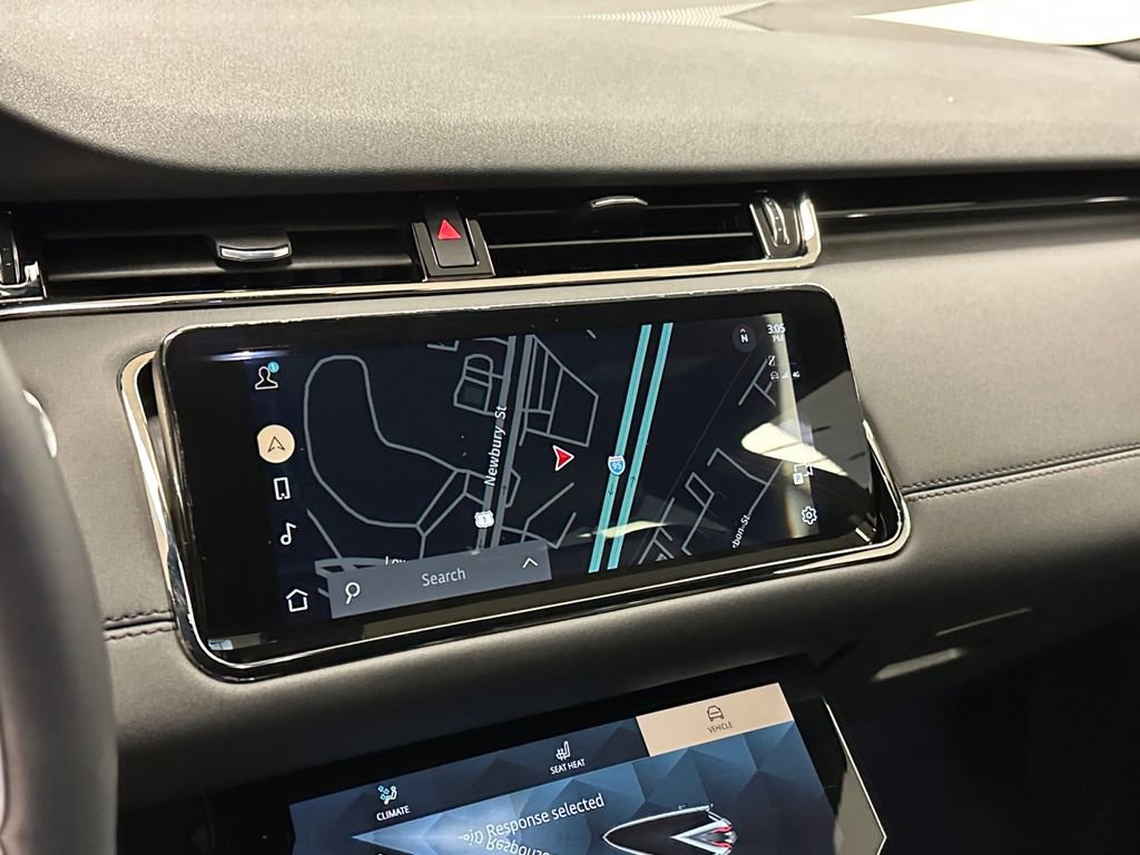 Used 2023 Land Rover Range Rover Evoque R-Dynamic SE image 21