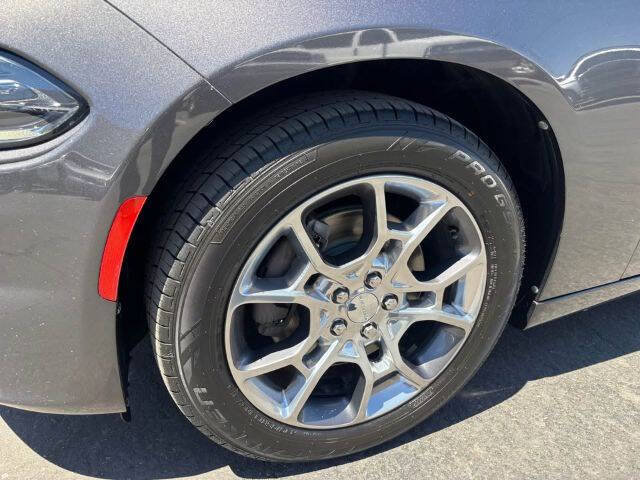 Used 2017 Dodge Charger SE w/ Power Sunroof Group AWD/4WD image 9