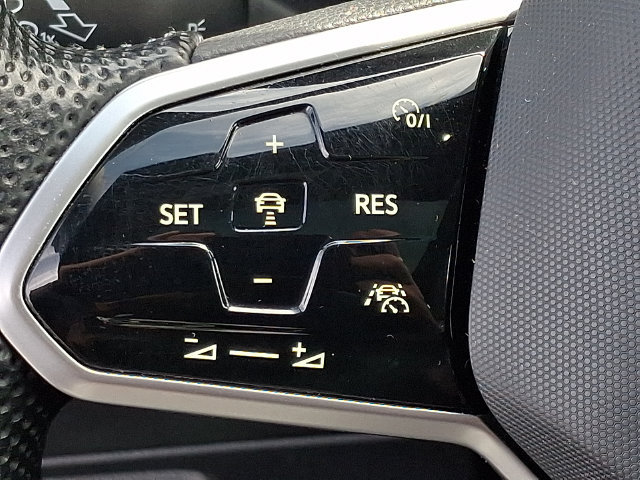 Used 2022 Volkswagen Tiguan SE R-Line AWD/4WD image 22