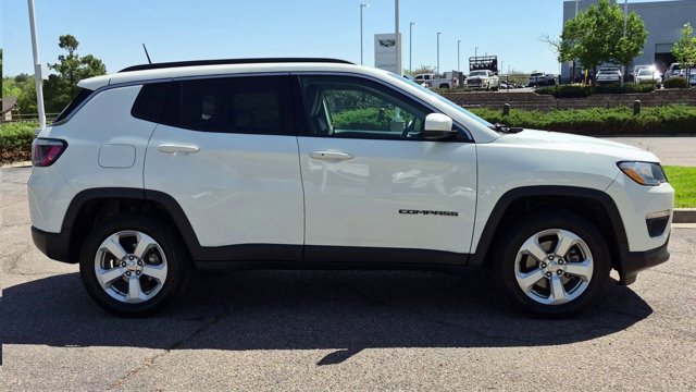 Used 2017 Jeep Compass Latitude AWD/4WD image 9