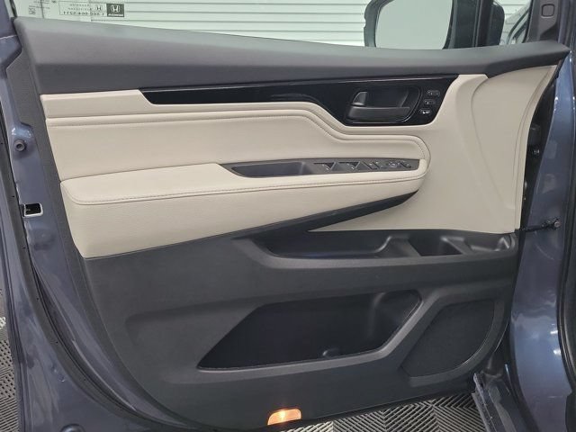 Certified 2025 Honda Odyssey Touring image 17