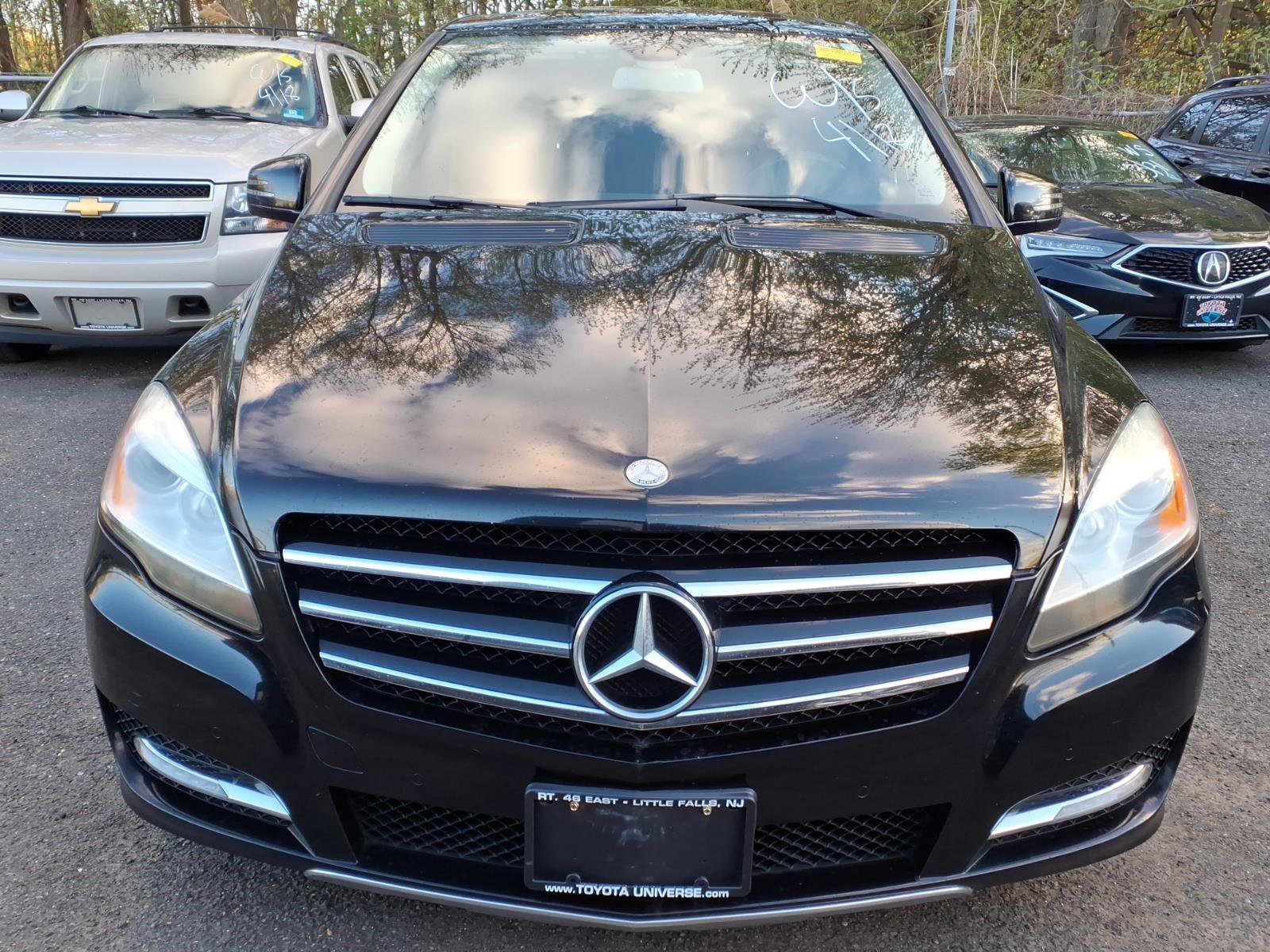 Used 2012 Mercedes-Benz R 350 4MATIC image 2