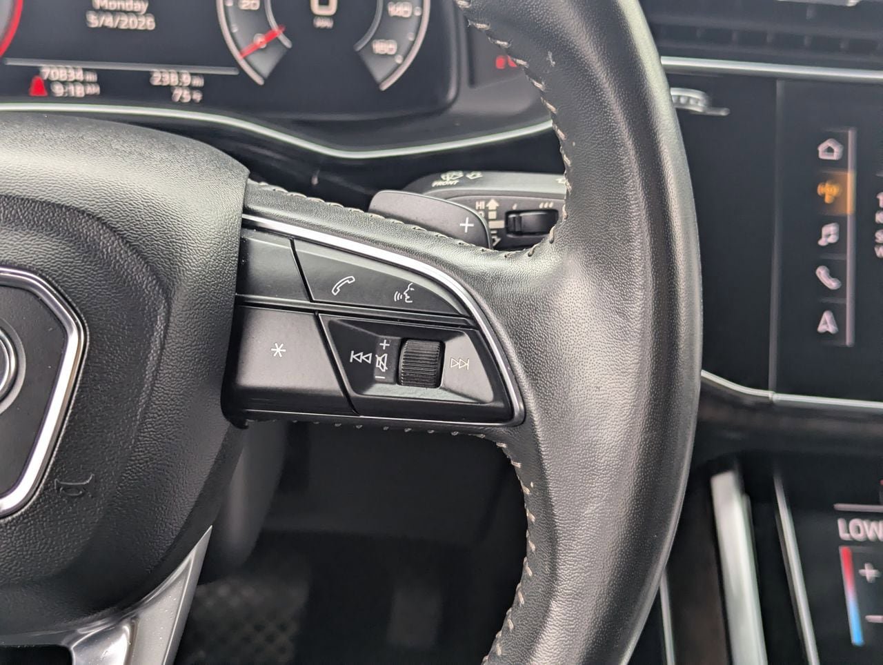 Used 2019 Audi Q8 Premium Plus AWD/4WD image 24