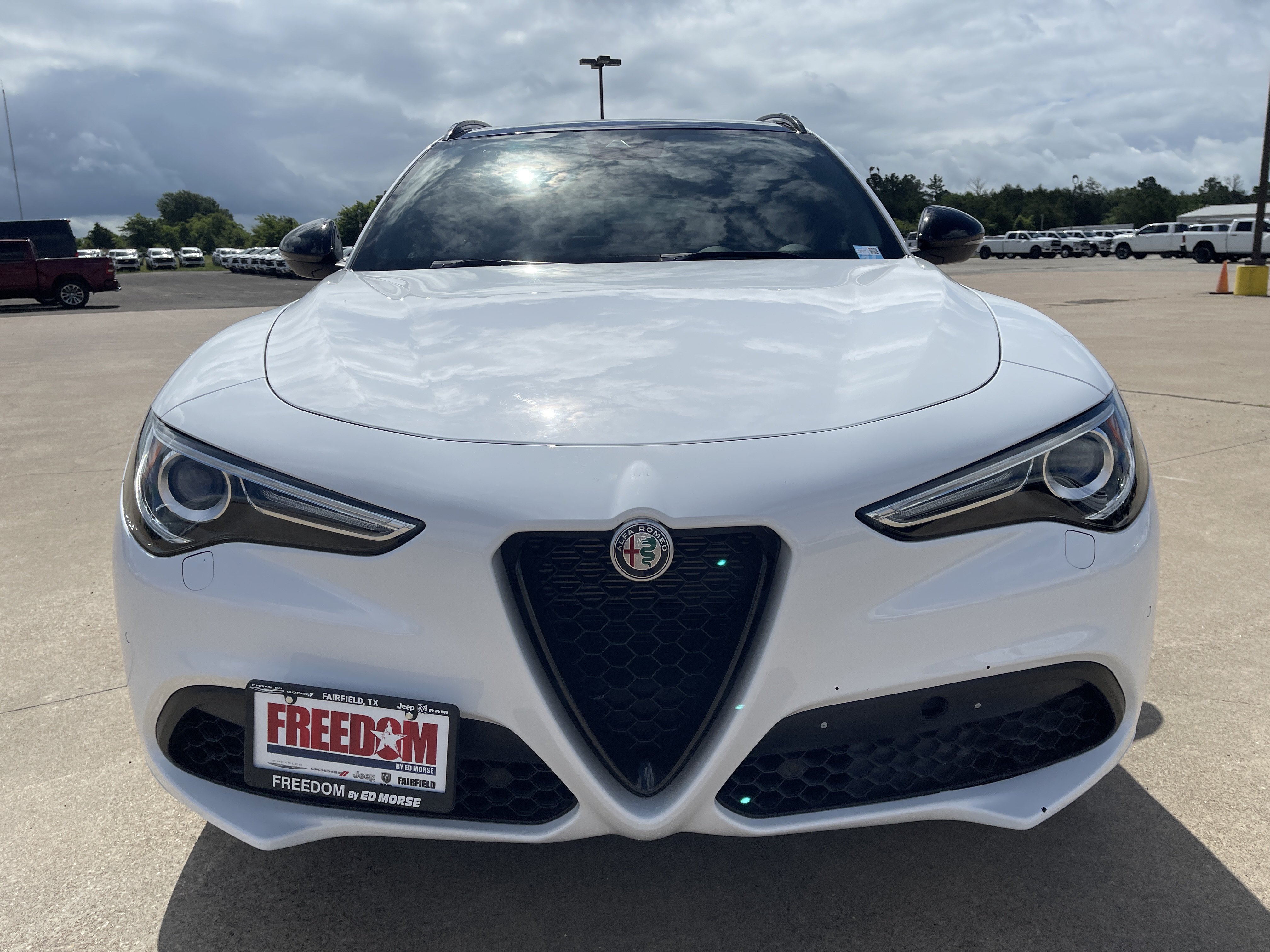 Used 2022 Alfa Romeo Stelvio Veloce AWD/4WD image 9
