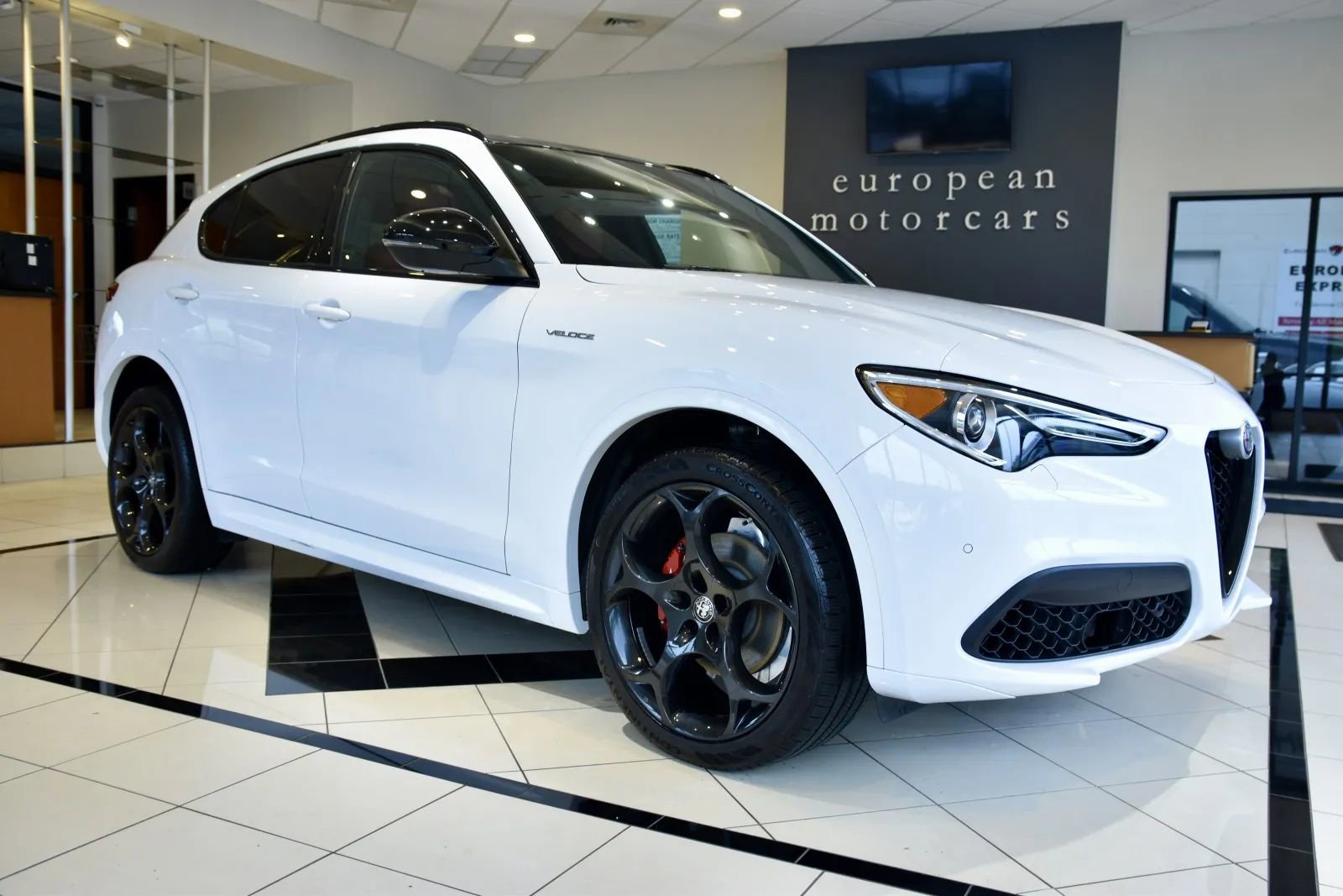 Used 2022 Alfa Romeo Stelvio Veloce AWD/4WD image 1