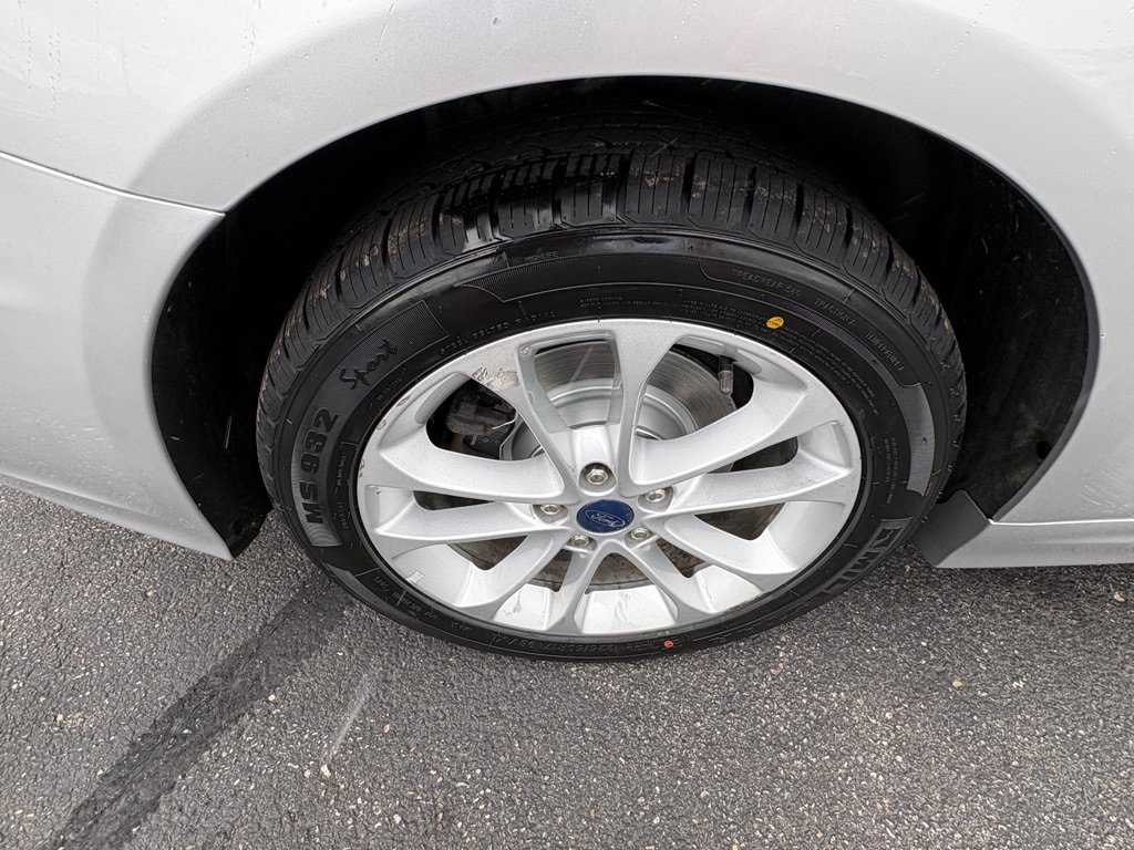 Used 2019 Ford Fusion SE FWD image 19