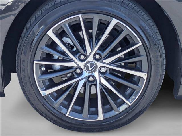 Used 2024 Lexus ES 300h w/ Premium Package FWD image 24