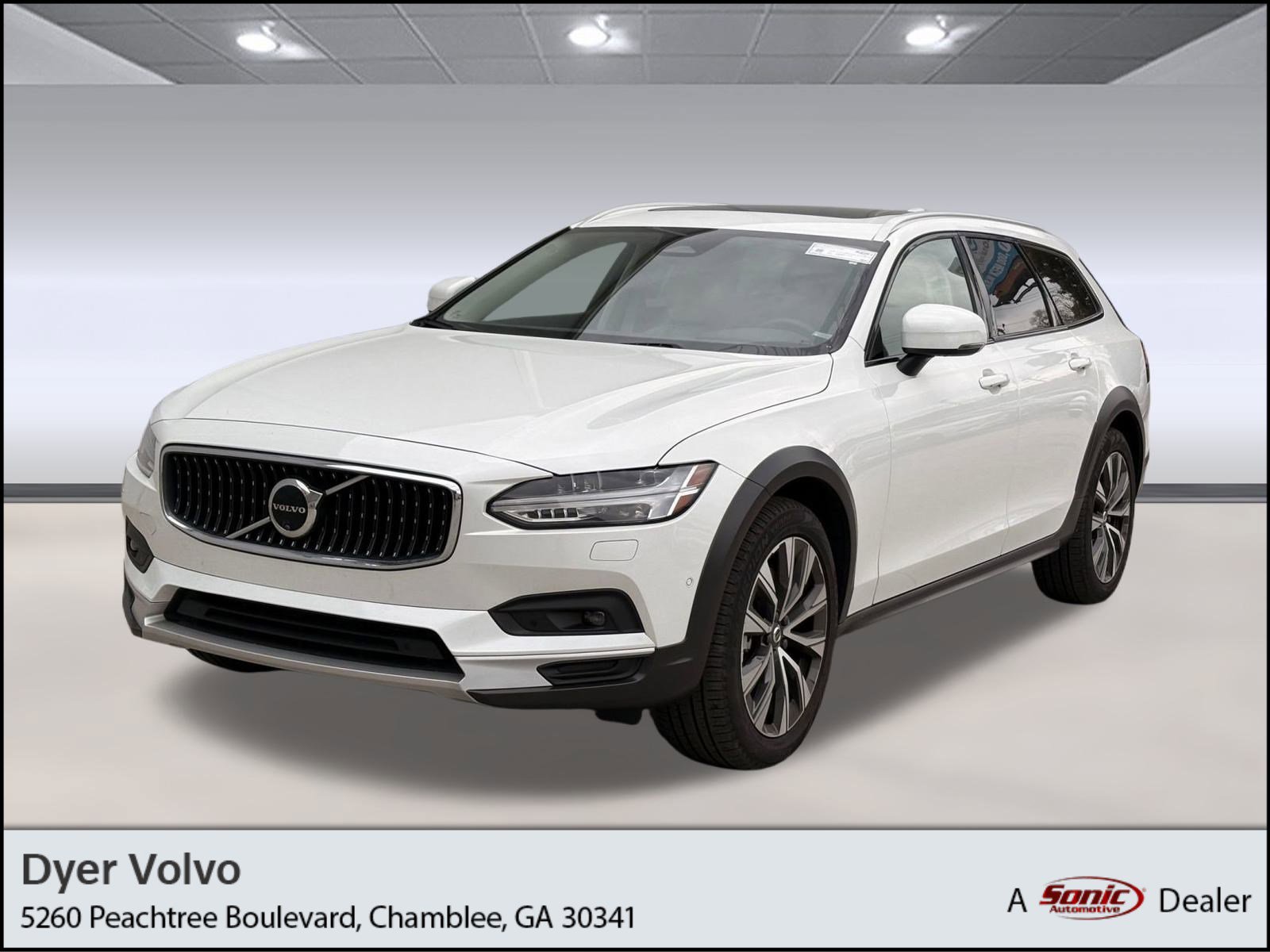 Certified 2025 Volvo V90 B6 Cross Country Plus image 1