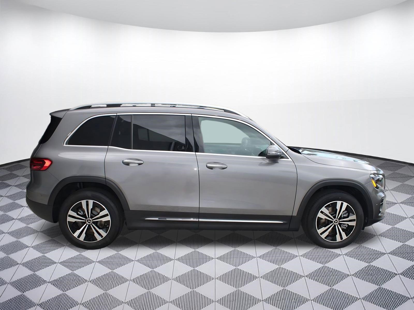 New 2026 Mercedes-Benz GLB 250 image 8