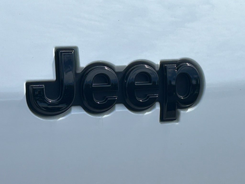 Used 2023 Jeep Grand Cherokee L Summit AWD/4WD image 24