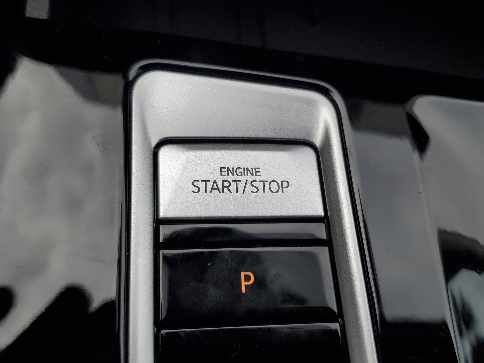 New 2025 Volkswagen Atlas SEL Premium R-Line image 29