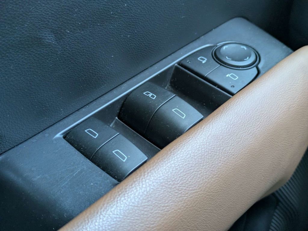 Used 2023 GMC Canyon AT4 w/ AT4 Premium Package image 31